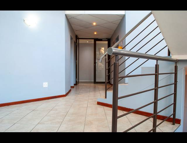 658M² OFFICE FOR SALE IN MIDRIDGE PARK